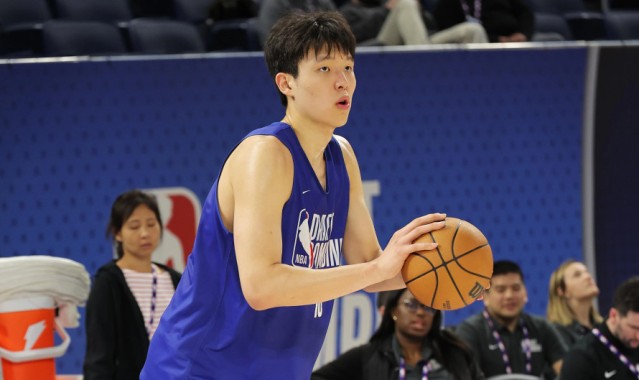 青岛男篮完成对球员杨瀚森的预注册流程 杨瀚森正在备战即将开启的NBA新赛季