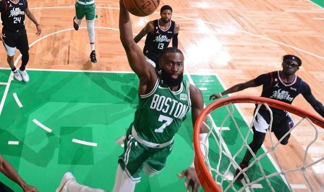 开云登录-复仇快艇豪取四连胜 锋线双核对抗绿军胜在凶猛