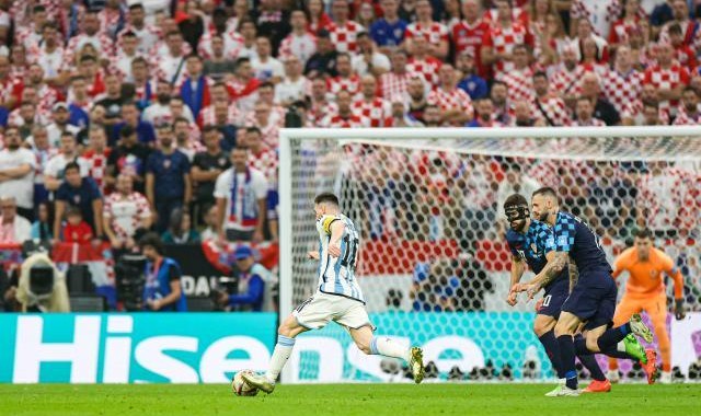 开云入口-愤怒的梅西？受伤的梅西？还是那个超神的梅西！