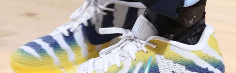 开云入口-莫兰特穿着莫瑞州立大学配色JA3，得到23分12助攻3盖帽